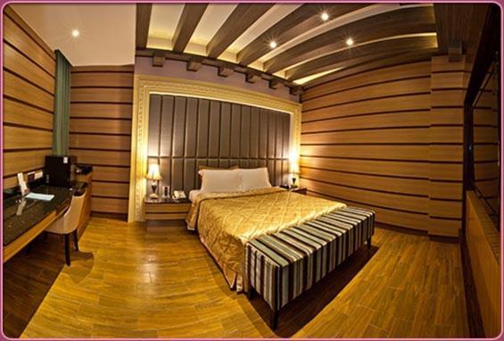 Wei Feng Hotel - Kaohsiung Exterior photo