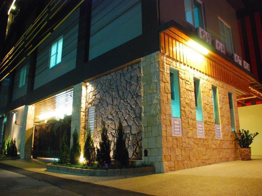 Wei Feng Hotel - Kaohsiung Exterior photo