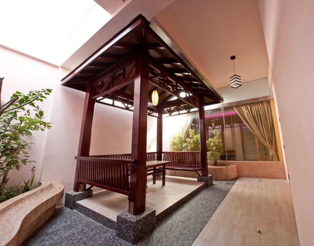 Wei Feng Hotel - Kaohsiung Exterior photo